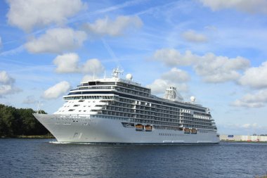 Velsen, Hollanda - 16 Haziran 2017: yedi denizler Explorer - Regent Cruises