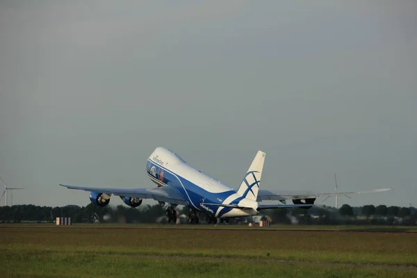 Amsterdam, Niederlande - 02. Juni 2017: vq-blr airbridgecargo boeing — Stockfoto