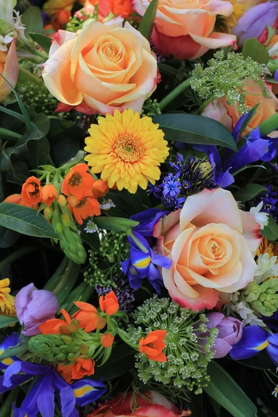 Bunte Hochzeitsblumen — Stockfoto