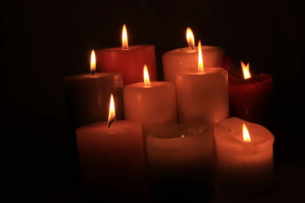 Grupo de velas ardientes —  Fotos de Stock