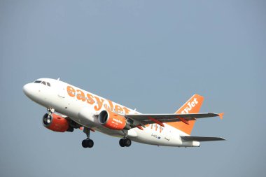 Amsterdam Hollanda - 6 Temmuz 2017: G-Ezij arası easyjet Airbus