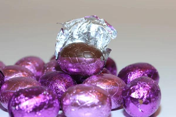 Közeli kép: csokoládé húsvéti tojás — Stock Fotó