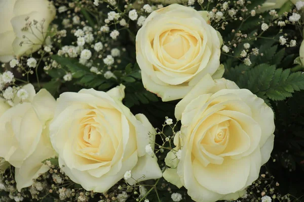 Bouquet de mariée de rose blanche — Photo