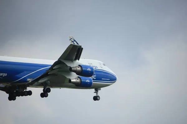 Ámsterdam Países Bajos - 20 de julio de 2017: VQ-BUU AirBridgeCargo Boeing 747 — Foto de Stock