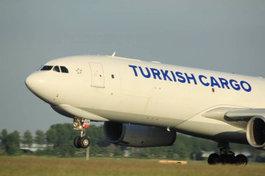 Amsterdam, Hollanda - 1 Haziran 2017: Tc-sürecek Türk Hava Yolları