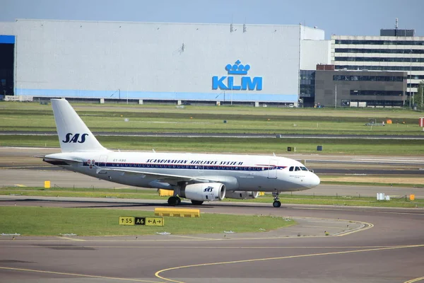 Amsterdam die Niederlande - 26. Mai 2017: oy-kbo skandinavische Fluggesellschaften — Stockfoto
