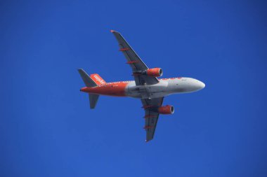 Amsterdam Hollanda - 4 Mart 2018: G-Ezio easyjet Airbus A319-100