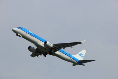 Amsterdam, Hollanda - 2 Haziran 2017: Ph-Ezw KIM Cityhopper