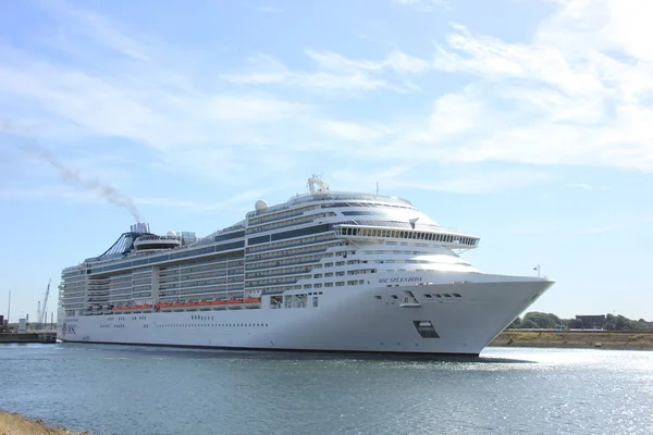 IJmuiden, Nizozemsko - 10. září 2016: Msc Splendida — Stock fotografie