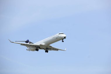 Amsterdam Hollanda - Nisan, 7 2018: D-Acni Lufthansa Cityline