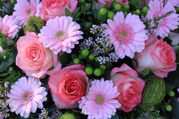 혼합된 핑크 꽃다발 — 스톡 사진