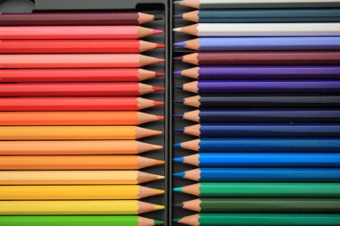 Yeni renkli kalemler