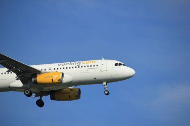 Amsterdam Hollanda - Nisan, 19 2018: Ec-Mkn Vueling Airbus A320-200