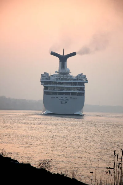 Assendelft, Holanda - 20 de abril de 2018: MS Magellan — Fotografia de Stock