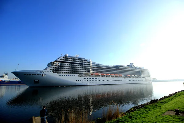 Velsen, Nederland - April, 20 2018: Msc Magnifica van Msc Cruises. — Stockfoto