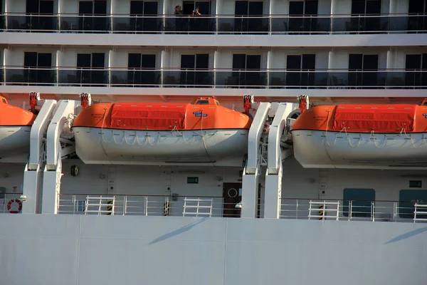 Velsen, Hollandia - április, 20 2018: Msc Magnifica-az Msc Cruises. — Stock Fotó