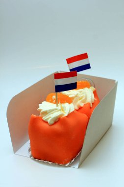 Portakal badem ezmesi şekerlemeler