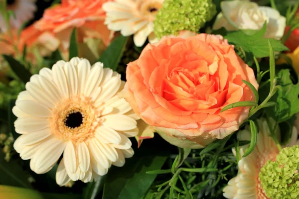 Big Orange Rose Gerber Bridal Flower Arrangement — Stock Photo, Image