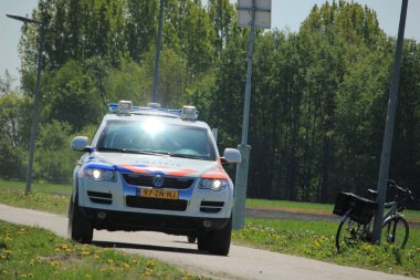 Amsterdam, Hollanda: 4 Mayıs 2018: Hollandaca polis araba