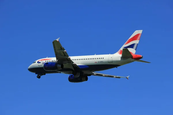 Ámsterdam Países Bajos - 4 de mayo de 2018: G-EUPJ British Airways Airbus A319 — Foto de Stock