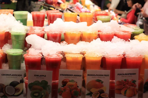 Barcellona, Spagna - 30 settembre 2019: Smoothies on ice — Foto Stock