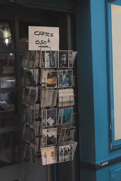 Marseille, Francie - 25. září 2019: Pohlednice k prodeji — Stock fotografie