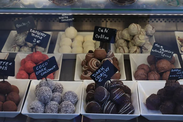 Barcelona, España - 29 de septiembre de 2019: Chocolates en una tienda — Foto de Stock