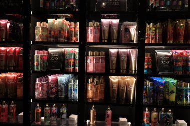 Amsterdam Havalimanı Schiphol, Hollanda - 24 Eylül 2019: Victorias Secret