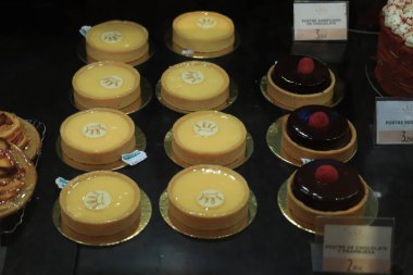 Barselona, İspanya - 30 Eylül 2019: Taze yapılmış şekerleme