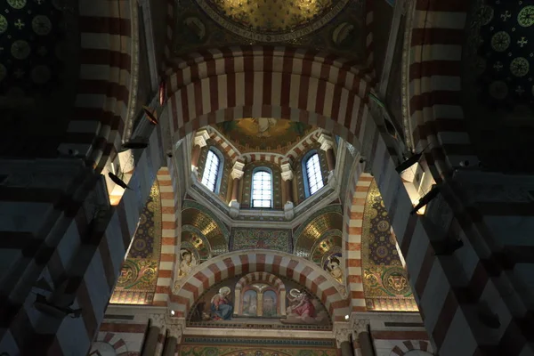 Marseille, France - sSeptember 25th 2019: Notre Dame De La Garde cathedral — стоковое фото