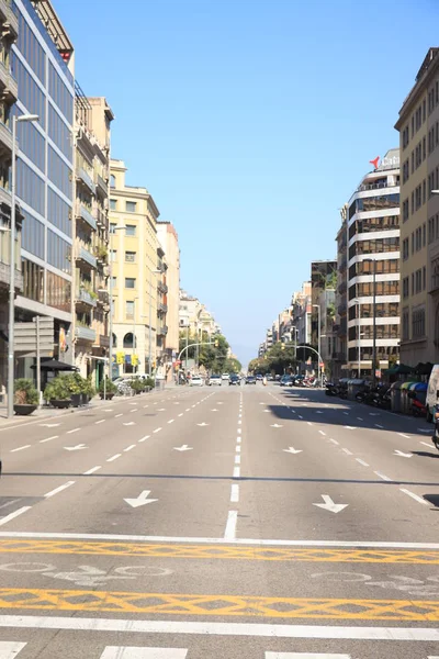 Barcelona, Spain - september 29th, 2019:  Barcelona, Spain - september 29th, 2019: Street in Barcelona — Stock Photo, Image