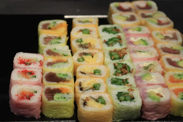 Exposición de sushi japonés — Foto de Stock