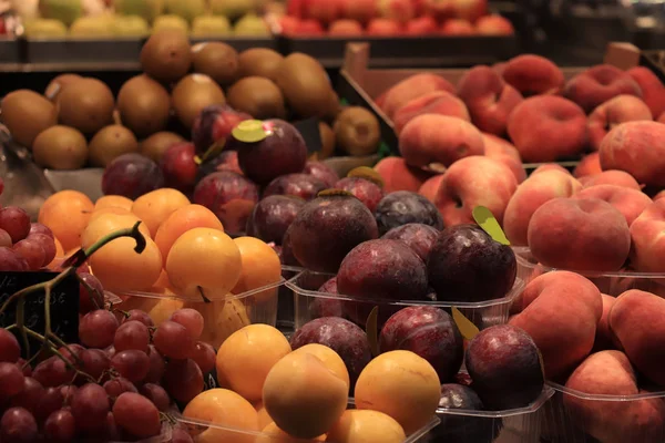 スペイン市場での果物 — ストック写真