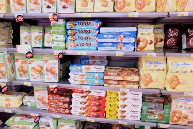 Savona, İtalya - 26 Eylül 2019: kurabiye, kek ve bisküvi