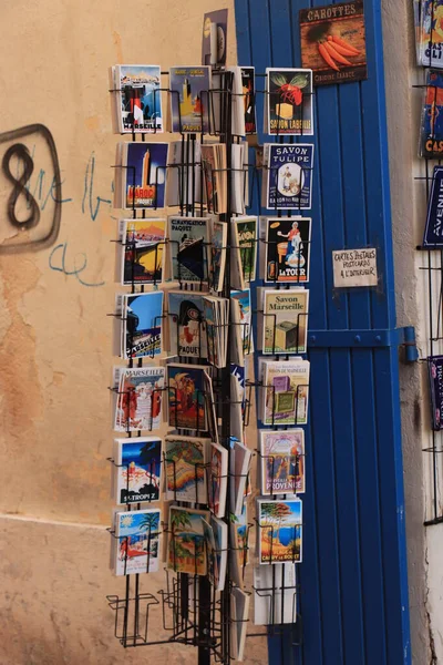 Marseille, Francie - 25. září 2019: Pohlednice k prodeji — Stock fotografie