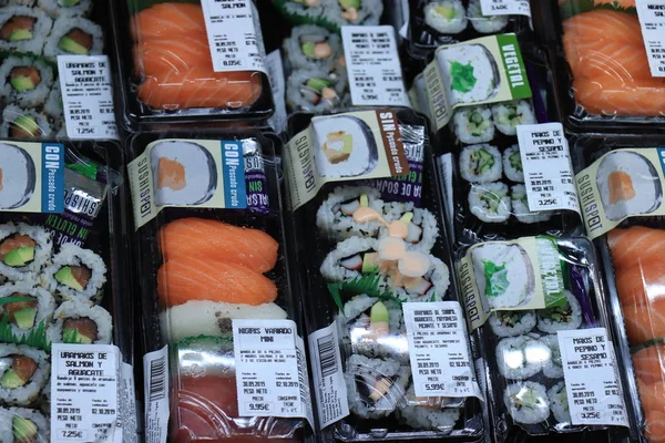 Barcelona, Spain - september 30th 2019: Sushi in a supermarket — ストック写真