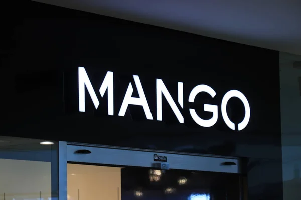 Barcelona, España - 29 de septiembre de 2019: Tienda de mangos en el centro comercial — Foto de Stock