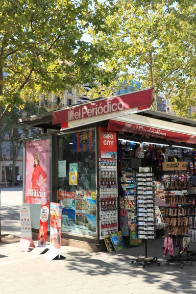 Barcellona, Spagna - 29 settembre 2019: Chiosco a Barcellona — Foto Stock