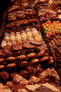 bir Pazar çikolatalı pralin