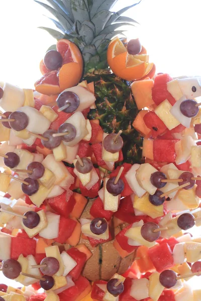 Estatua de fruta en buffet —  Fotos de Stock