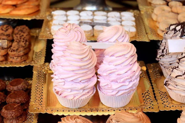 Dulces de merengue recién hechos — Foto de Stock