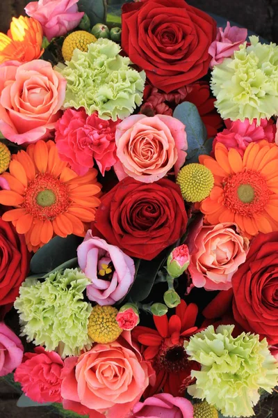 Orange und rote Hochzeitsblumen — Stockfoto