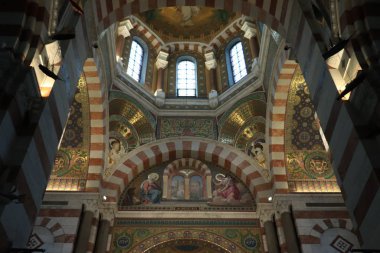 Marsilya, Fransa - 25 Eylül 2019 Notre Dame De La Garde Katedrali