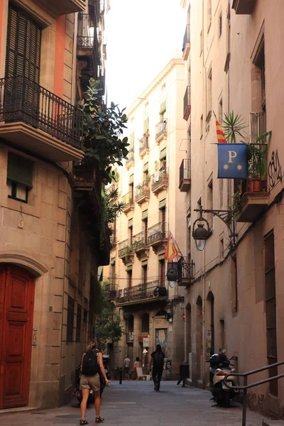 Barcelona, Espanha - 30 de setembro de 2019: Rua no Bairro Gótico — Fotografia de Stock