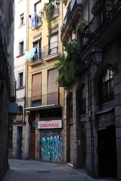 Barcelona, spanien - 30. september 2019: straße im gotischen viertel — Stockfoto