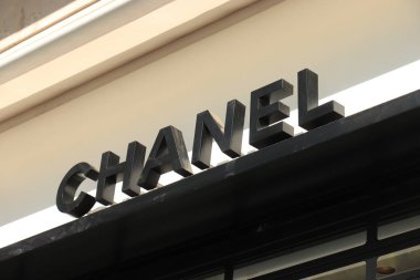 Barselona, İspanya - 29 Eylül 2019: Chanel Store