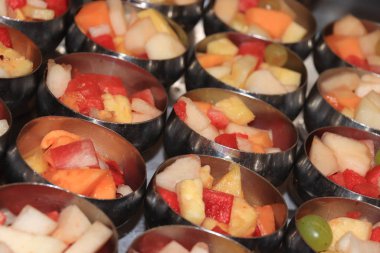 taze dilimlenmiş meyve