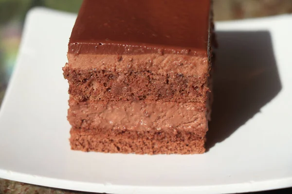 Gâteau au chocolat carré — Photo