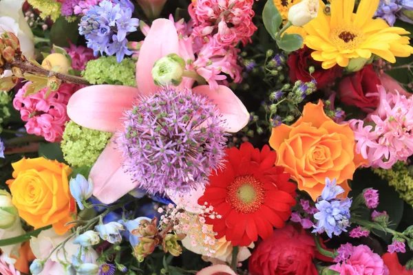 Kleurrijke bruiloft bloemen — Stockfoto