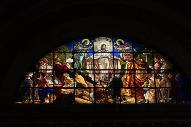 Savona, İtalya - 26 Eylül 2019: Savona Katedrali Lekeli Cam